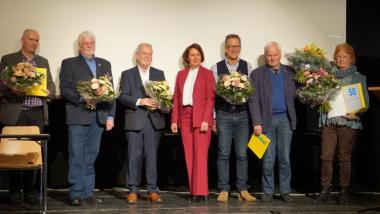 Über Ehrungen für insgesamt über 245 Jahre Parteitreue durften sich freuen (v.l.n.r.): Dr. Jörg Rosdücher (40 Jahre), Eberhard Seiffe (40 Jahre), Axel Graf Bülow (25 Jahre), Sven Wietbrock (40 Jahre), Hanns Erwin Muermann (50 Jahre), Bettina Muermann (50 Jahre)